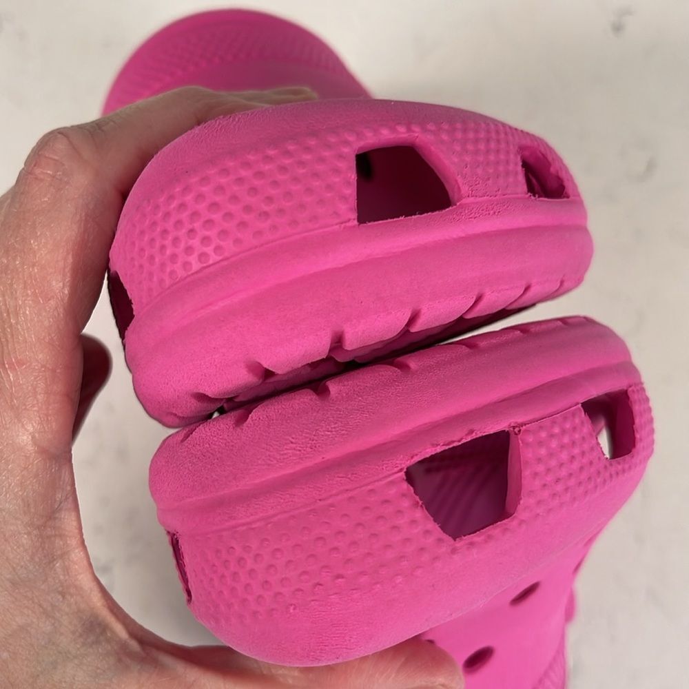 Crocs Classic Clog Size Junior 4 Pink , Barbie Pink, Bubble Gum Pink - Picture 5 of 16